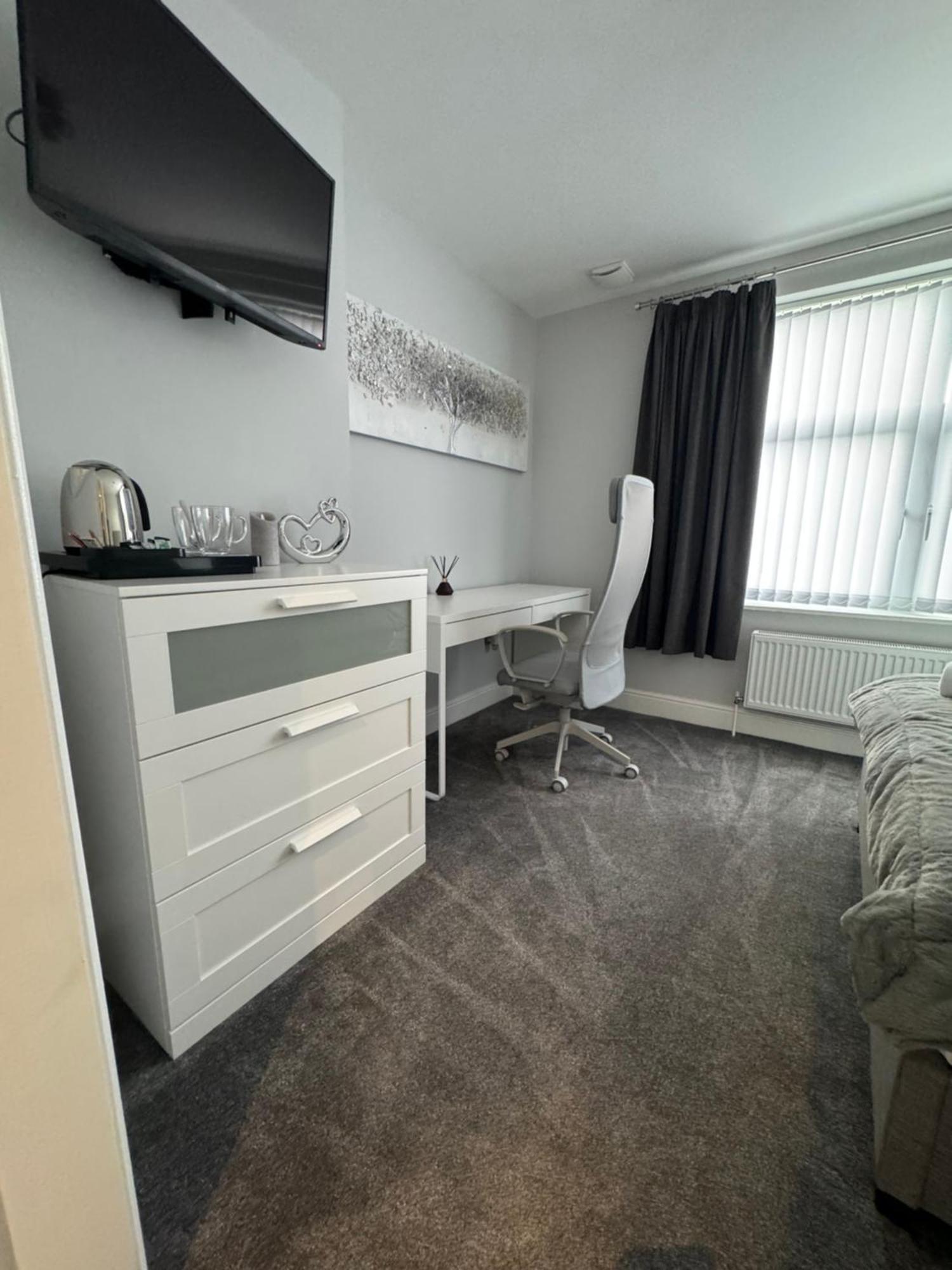 Lymm Living Hotel Warrington  Exterior photo