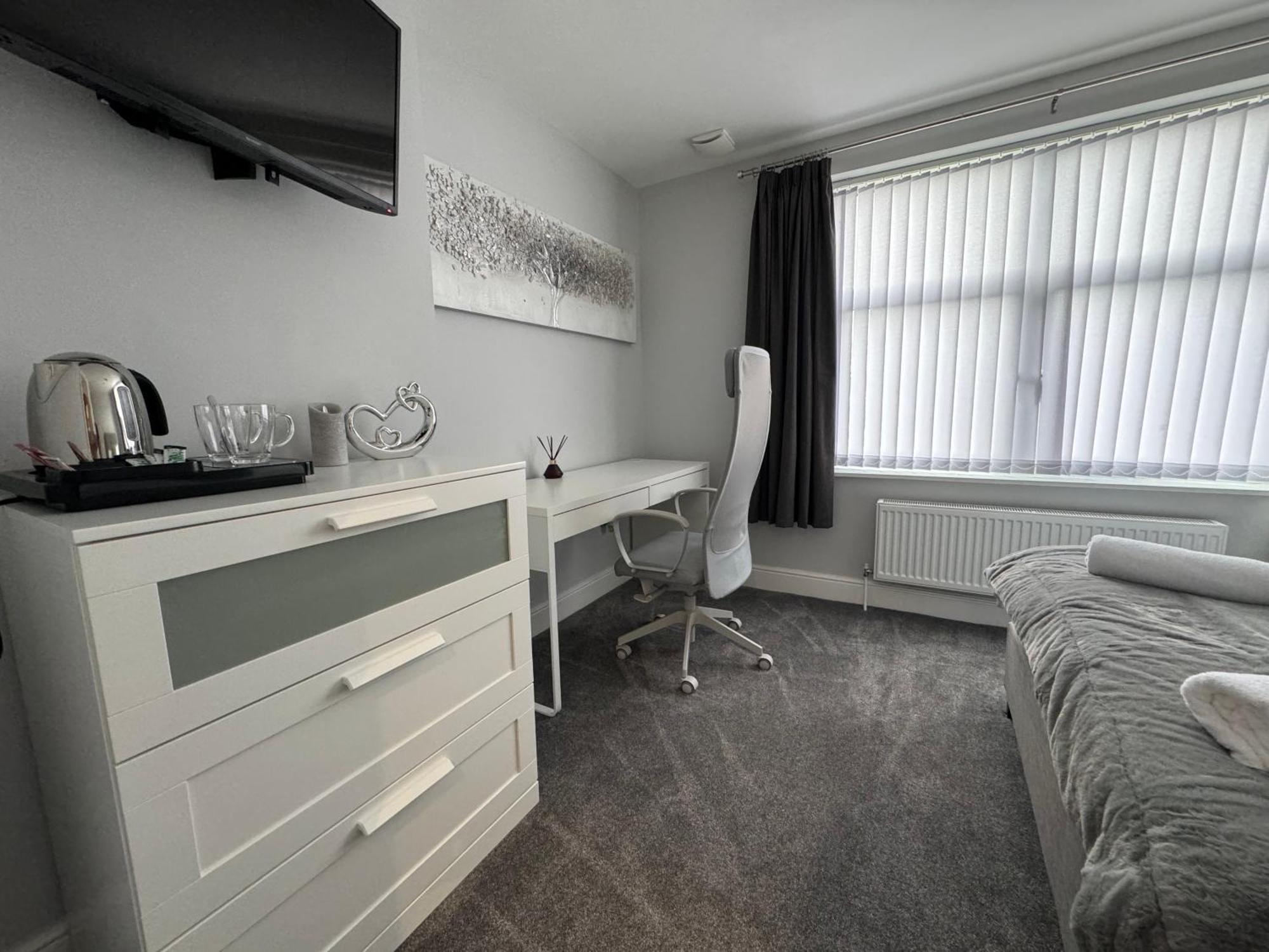 Lymm Living Hotel Warrington  Exterior photo